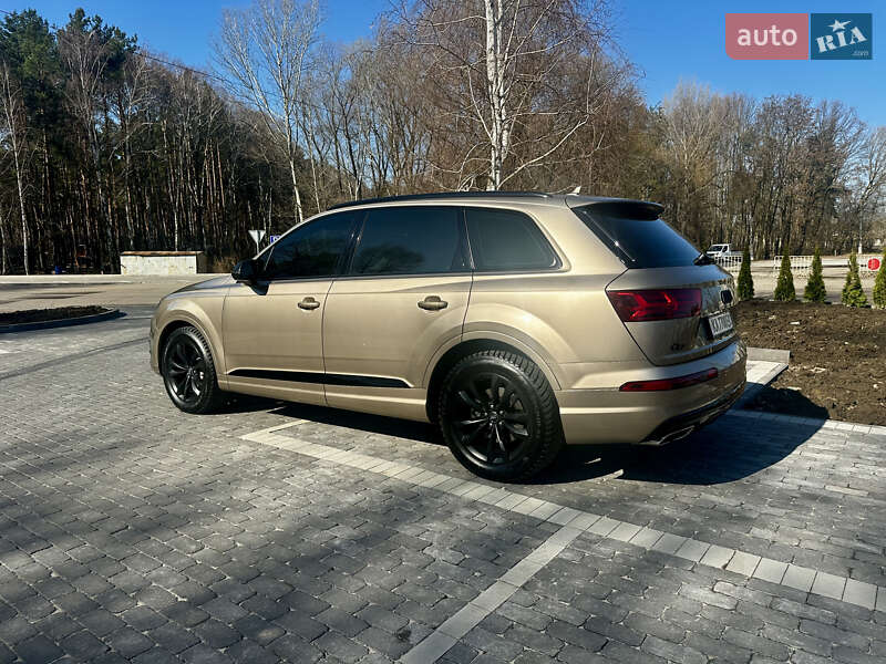 Внедорожник / Кроссовер Audi Q7 2018 в Киеве