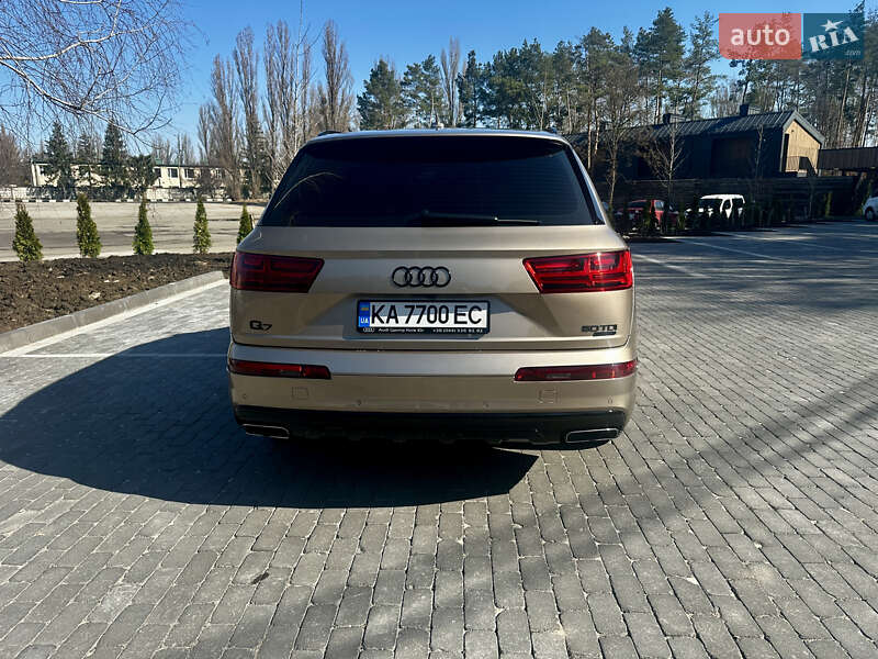 Внедорожник / Кроссовер Audi Q7 2018 в Киеве