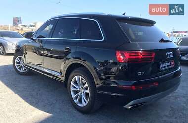 Внедорожник / Кроссовер Audi Q7 2018 в 