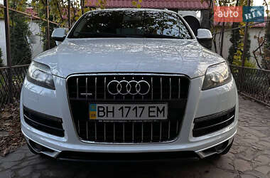 Внедорожник / Кроссовер Audi Q7 2012 в 