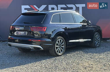 Внедорожник / Кроссовер Audi Q7 2017 в 