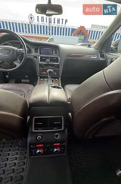 Внедорожник / Кроссовер Audi Q7 2012 в 
