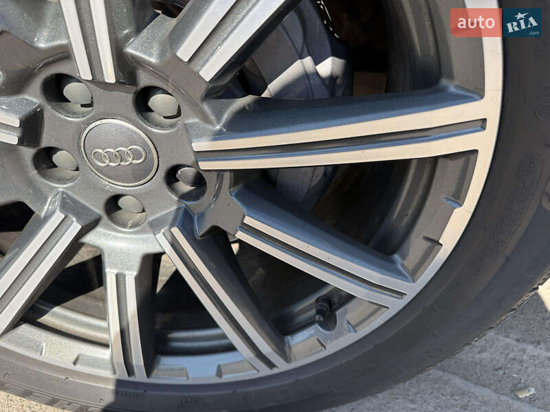 Внедорожник / Кроссовер Audi Q7 2015 в Ровно