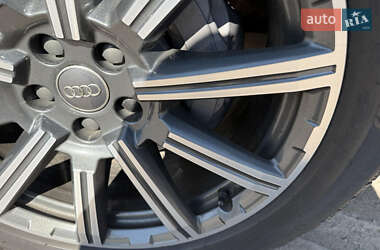 Внедорожник / Кроссовер Audi Q7 2015 в 