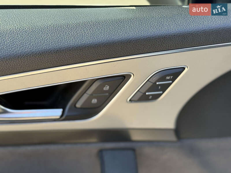 Внедорожник / Кроссовер Audi Q7 2015 в Ровно