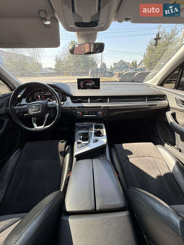 Внедорожник / Кроссовер Audi Q7 2015 в Ровно