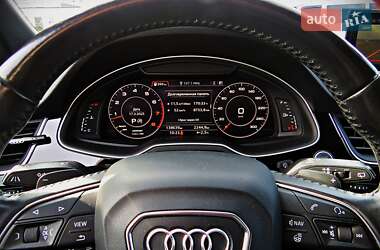 Внедорожник / Кроссовер Audi Q7 2016 в 