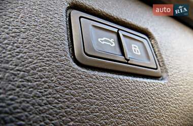 Внедорожник / Кроссовер Audi Q7 2016 в 