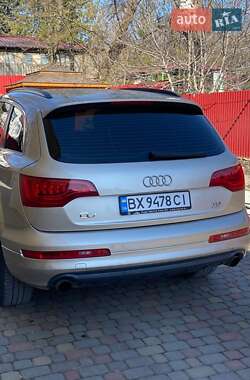Внедорожник / Кроссовер Audi Q7 2010 в 