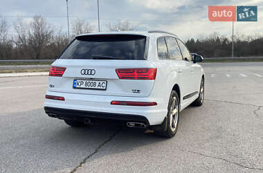 Внедорожник / Кроссовер Audi Q7 2018 в 