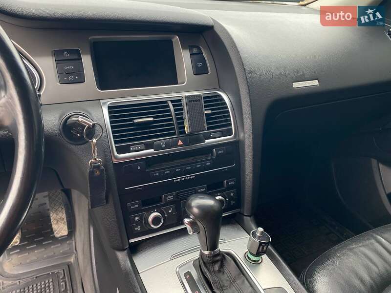 Внедорожник / Кроссовер Audi Q7 2006 в Недригайлове