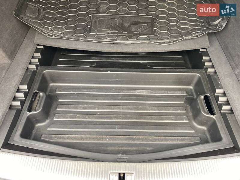 Внедорожник / Кроссовер Audi Q7 2006 в Недригайлове