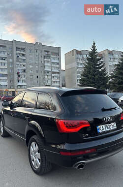 Внедорожник / Кроссовер Audi Q7 2012 в 
