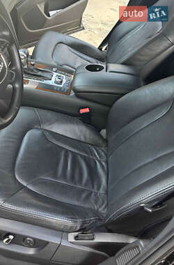 Внедорожник / Кроссовер Audi Q7 2012 в 