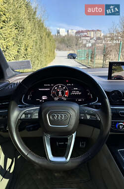 Внедорожник / Кроссовер Audi Q7 2016 в 
