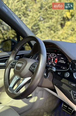 Внедорожник / Кроссовер Audi Q7 2016 в 