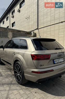 Внедорожник / Кроссовер Audi Q7 2016 в 
