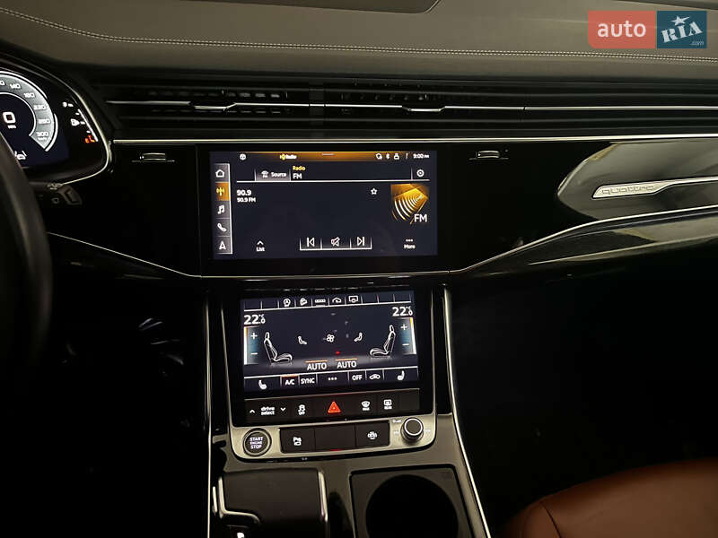 Внедорожник / Кроссовер Audi Q7 2023 в Нетешине