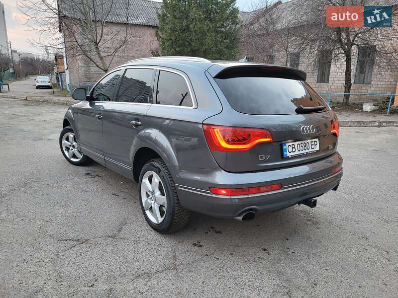 Позашляховик / Кросовер Audi Q7 2014 в Чернігові