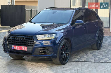 Позашляховик / Кросовер Audi Q7 2019 в 