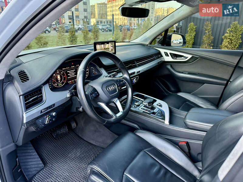 Позашляховик / Кросовер Audi Q7 2015 в Києві