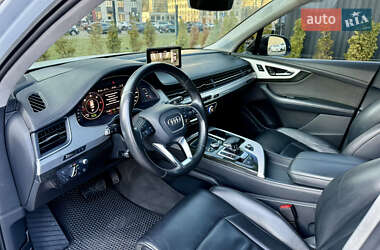 Внедорожник / Кроссовер Audi Q7 2015 в 