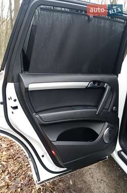 Внедорожник / Кроссовер Audi Q7 2011 в 