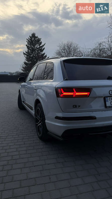 Внедорожник / Кроссовер Audi Q7 2015 в Черновцах