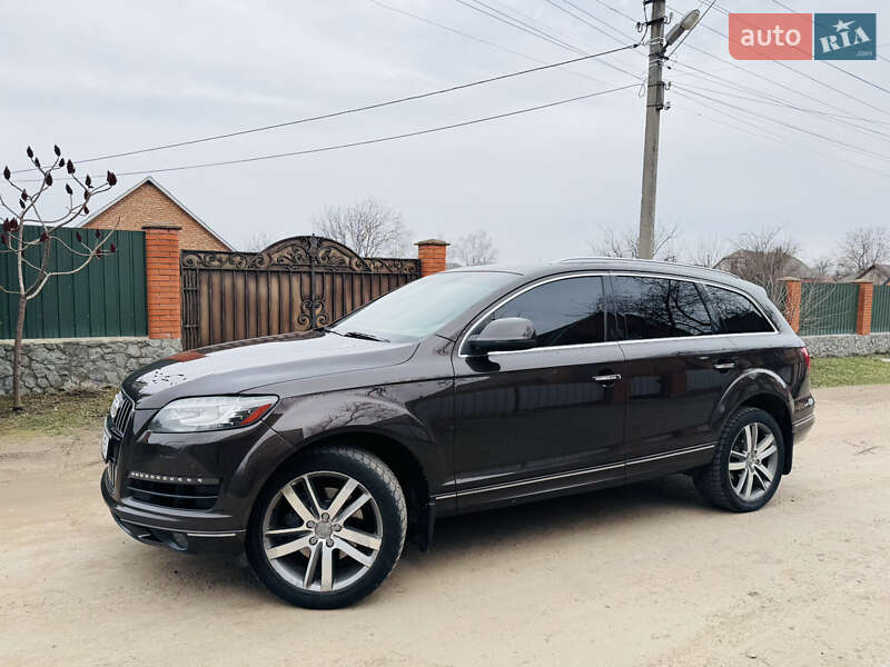 Внедорожник / Кроссовер Audi Q7 2012 в Ромнах
