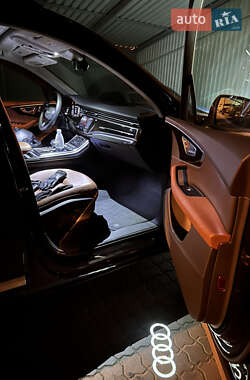 Внедорожник / Кроссовер Audi Q7 2021 в 