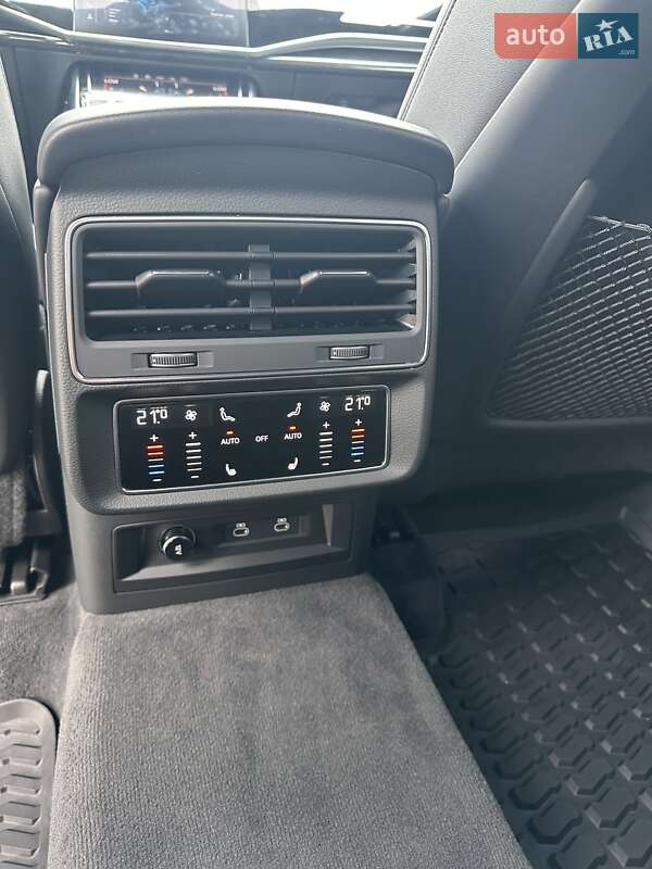 Внедорожник / Кроссовер Audi Q7 2023 в Киеве