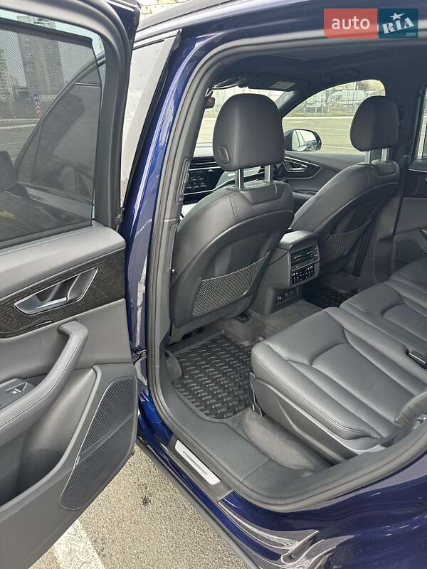 Внедорожник / Кроссовер Audi Q7 2023 в Киеве