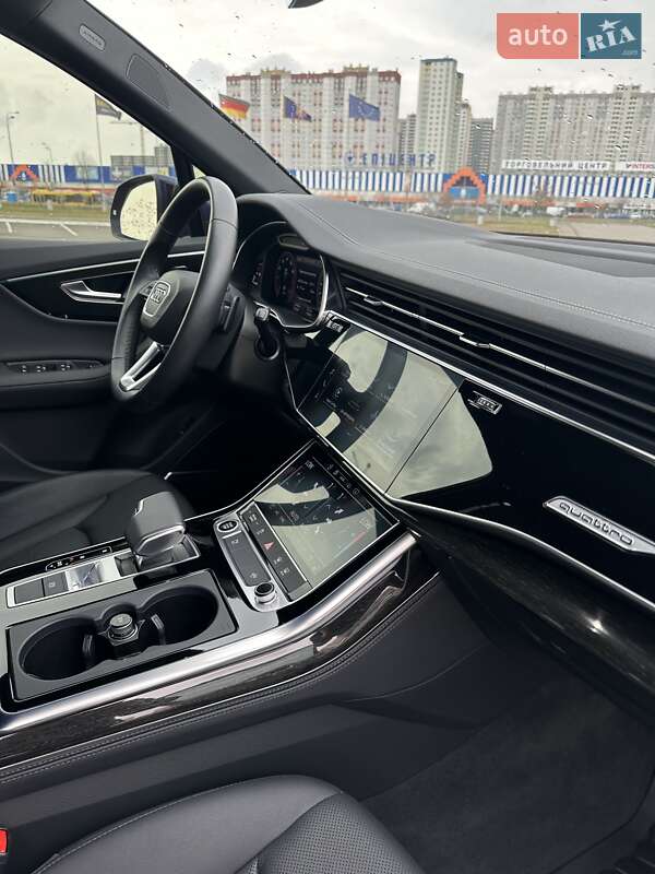 Внедорожник / Кроссовер Audi Q7 2023 в Киеве