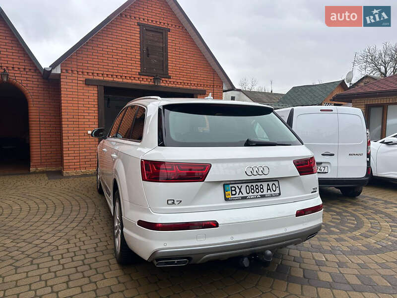 Внедорожник / Кроссовер Audi Q7 2015 в Хмельницком