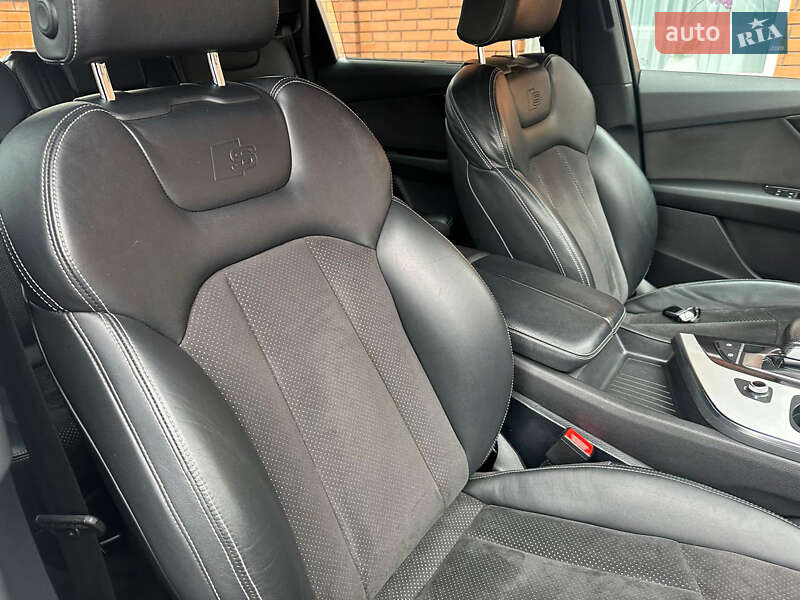 Внедорожник / Кроссовер Audi Q7 2015 в Хмельницком