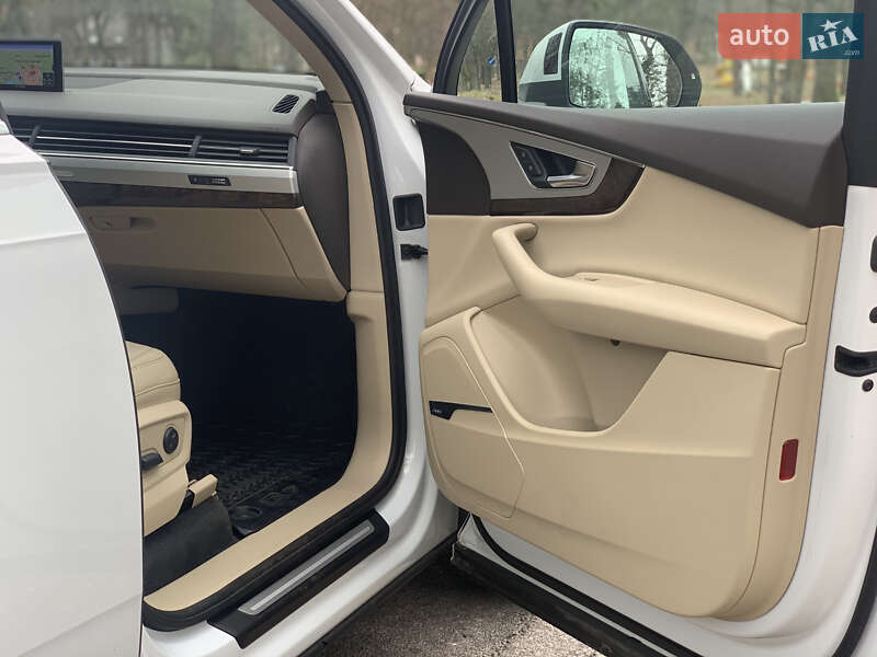 Внедорожник / Кроссовер Audi Q7 2018 в Киеве