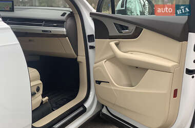 Внедорожник / Кроссовер Audi Q7 2018 в 