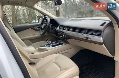 Внедорожник / Кроссовер Audi Q7 2018 в 
