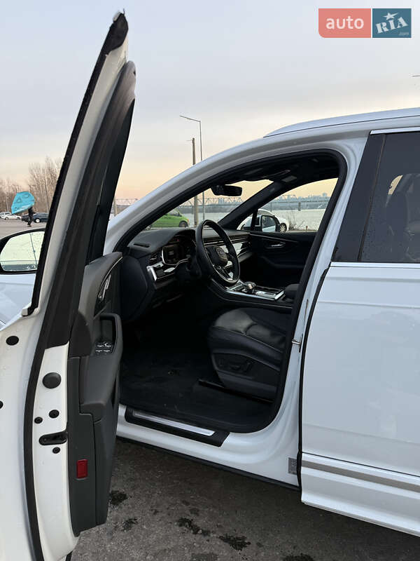 Внедорожник / Кроссовер Audi Q7 2020 в Киеве фото 15 Внедорожник / Кроссовер Audi Q7 2020 в Киеве