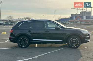 Внедорожник / Кроссовер Audi Q7 2017 в 