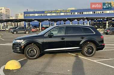 Внедорожник / Кроссовер Audi Q7 2017 в 