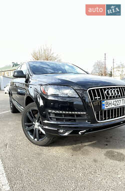 Внедорожник / Кроссовер Audi Q7 2015 в 