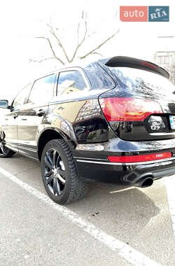 Внедорожник / Кроссовер Audi Q7 2015 в 