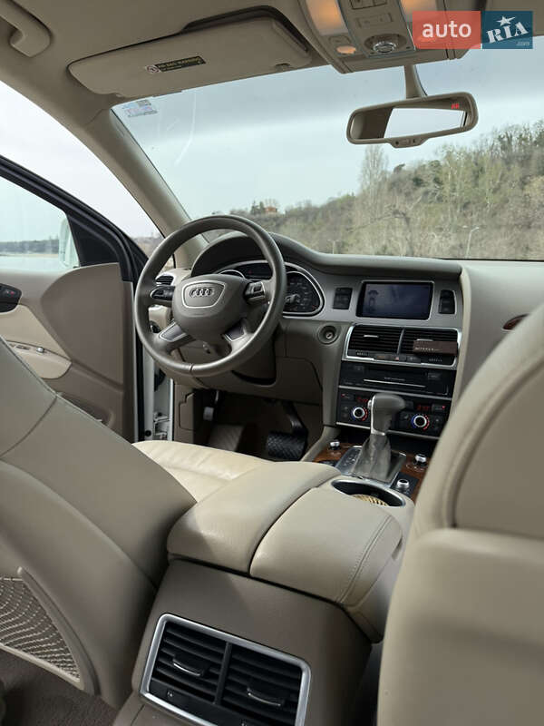 Позашляховик / Кросовер Audi Q7 2013 в Одесі