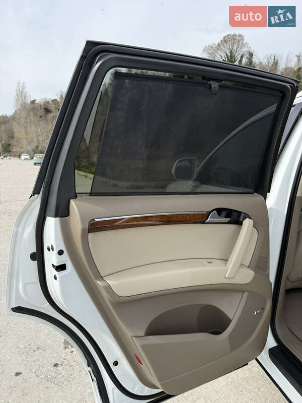 Позашляховик / Кросовер Audi Q7 2013 в Одесі
