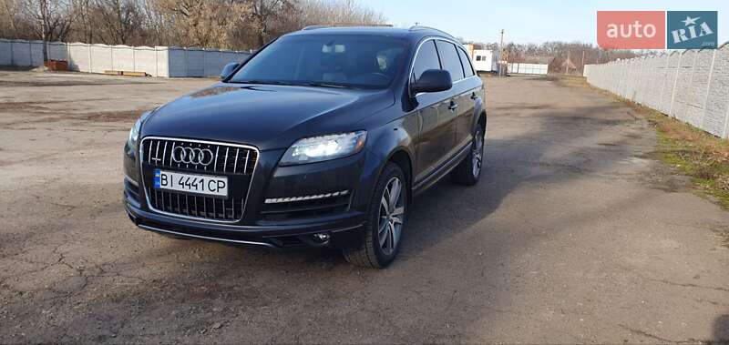 Внедорожник / Кроссовер Audi Q7 2012 в 