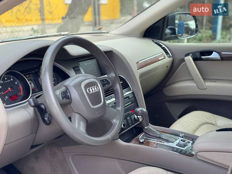 Внедорожник / Кроссовер Audi Q7 2011 в Одессе