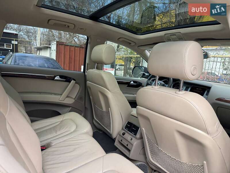 Внедорожник / Кроссовер Audi Q7 2011 в Одессе