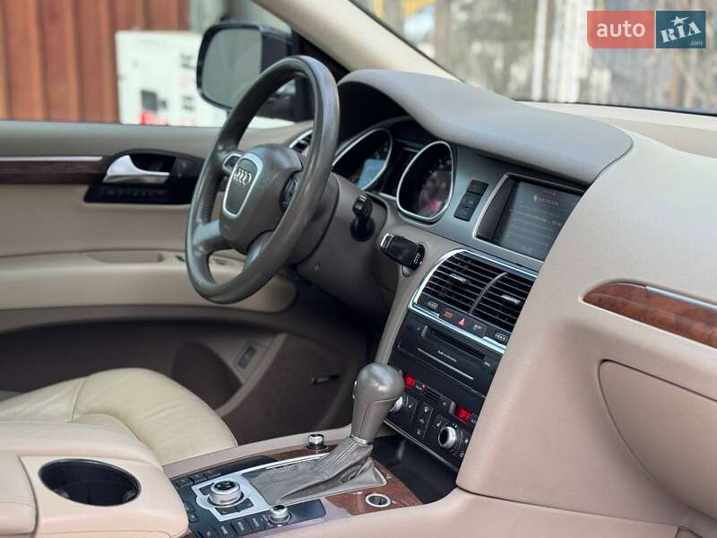 Внедорожник / Кроссовер Audi Q7 2011 в Одессе