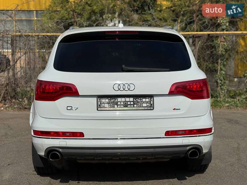 Внедорожник / Кроссовер Audi Q7 2013 в Одессе